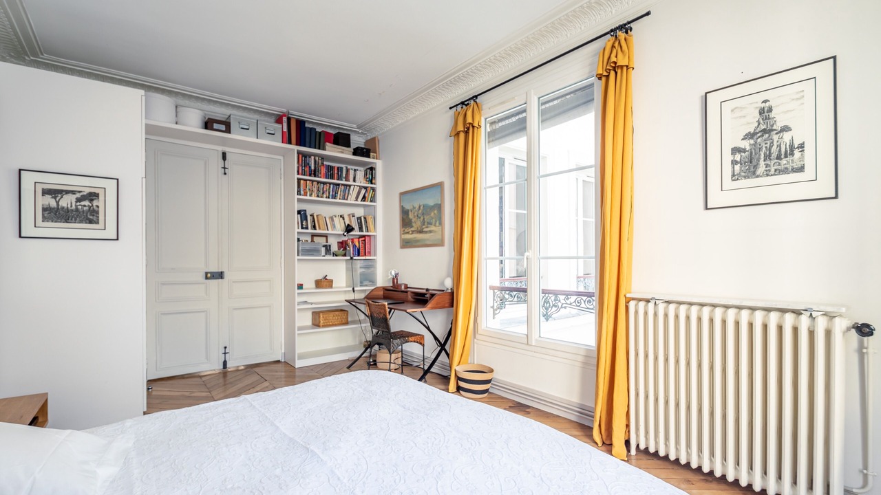 Photo of Bedroom in 9th Arrondissement