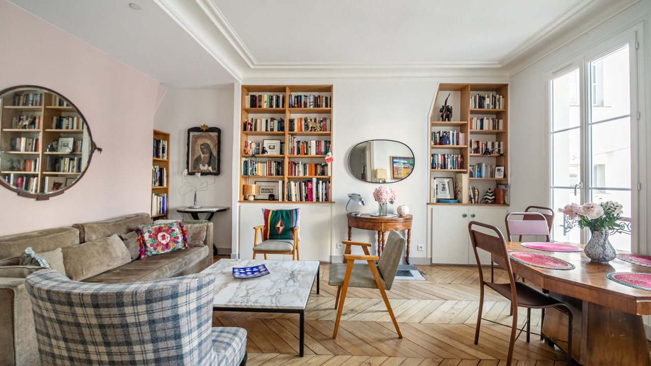 Photo of Livingroom in 9th Arrondissement