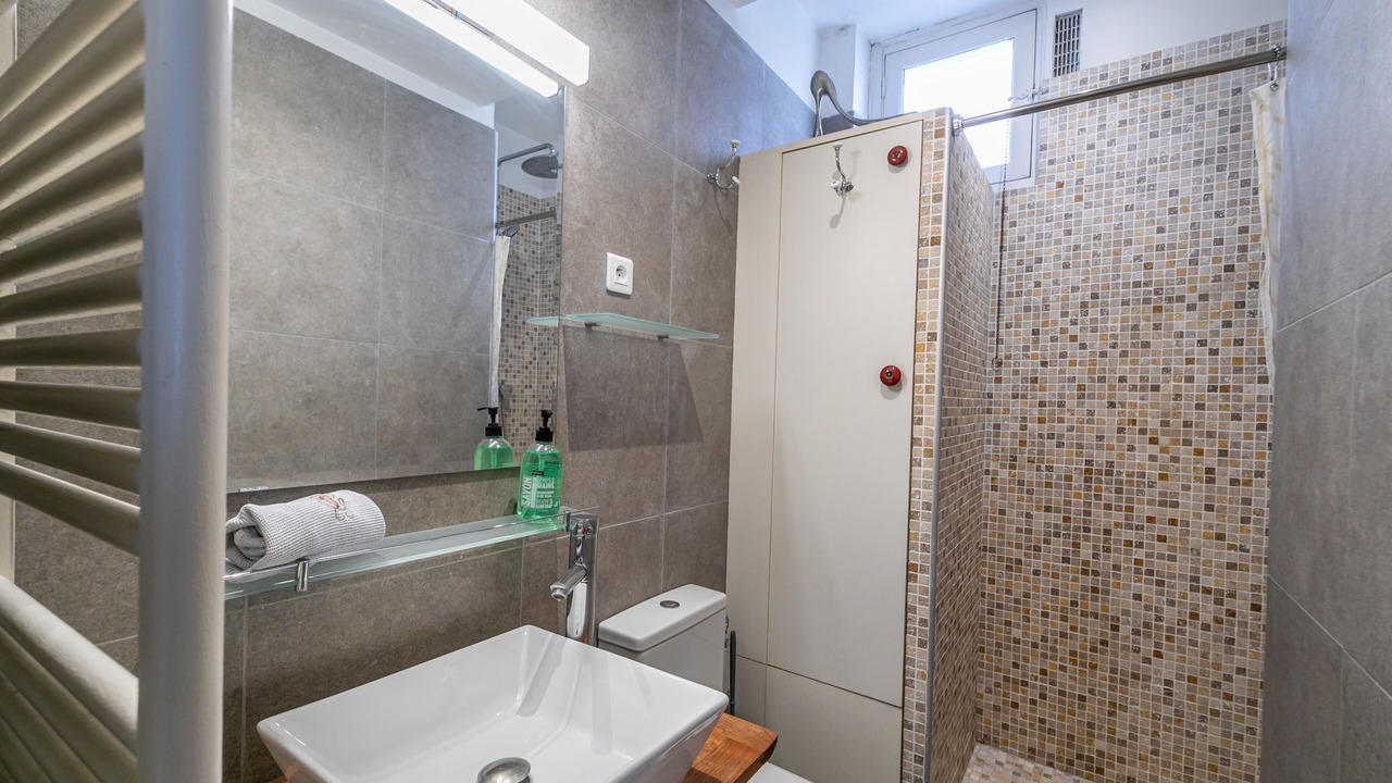 Photo of Bathroom in 9th Arrondissement
