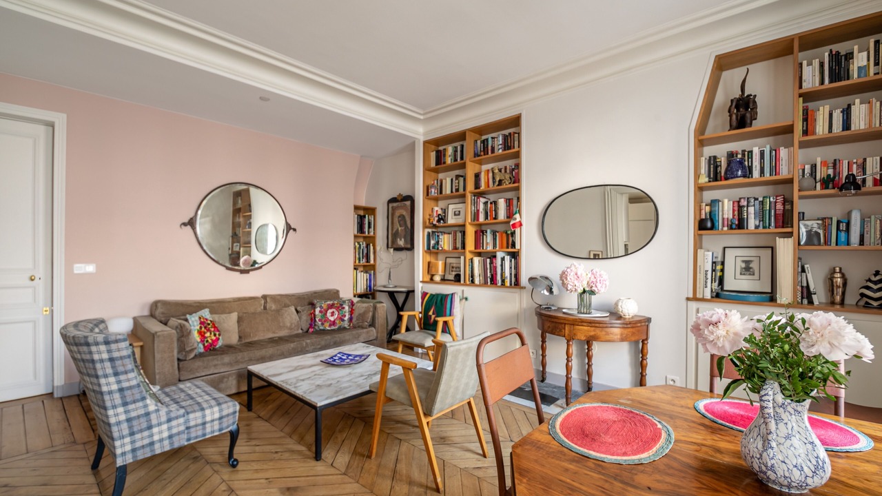 Photo of Livingroom in 9th Arrondissement