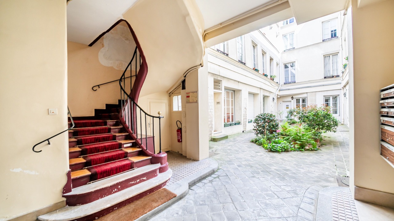 Photo of Others in Quartier de l'Ecole-Militaire