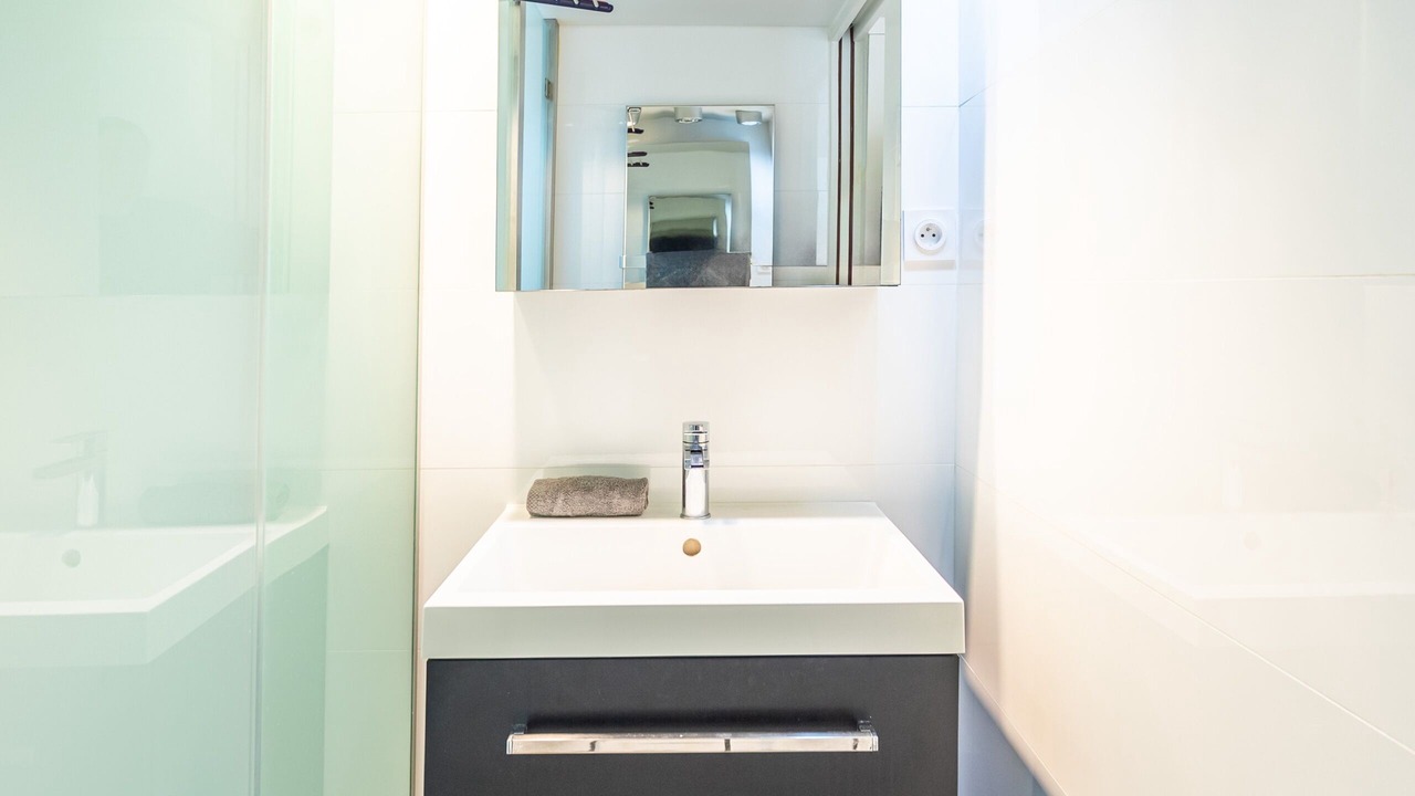 Photo of Bathroom in Quartier de l'Ecole-Militaire