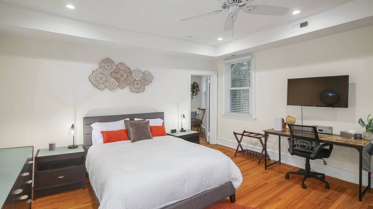 Photo of Bedroom in Foxcroft Square