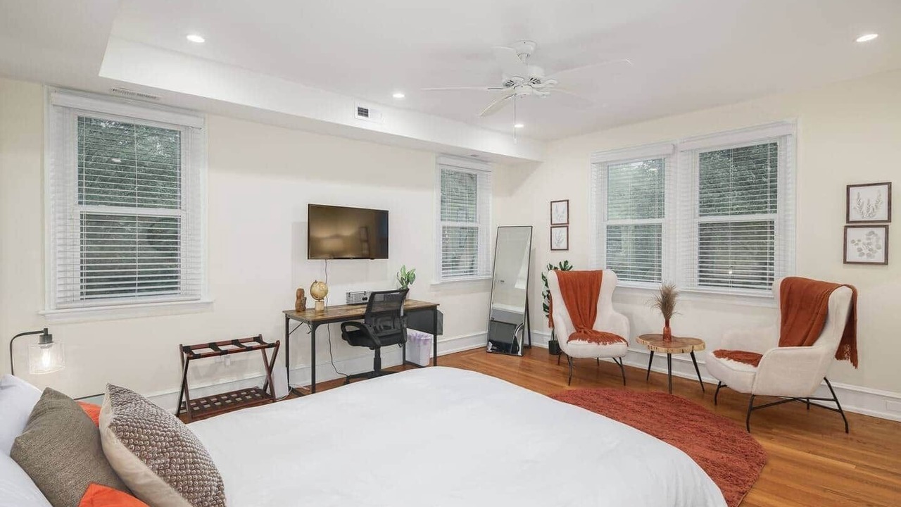 Photo of Bedroom in Foxcroft Square