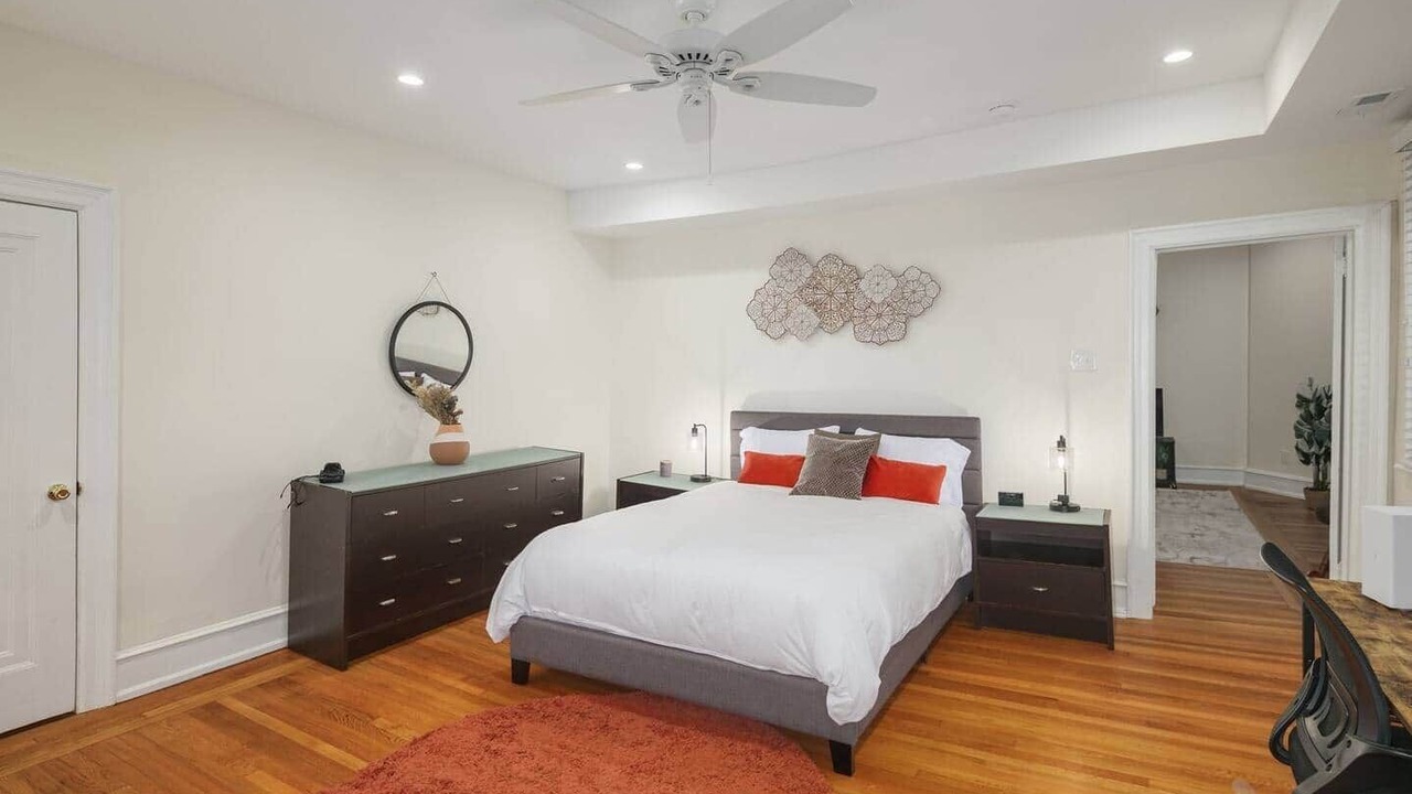 Photo of Bedroom in Foxcroft Square