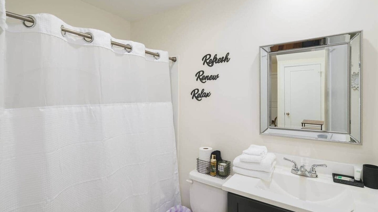Photo of Bathroom in Foxcroft Square
