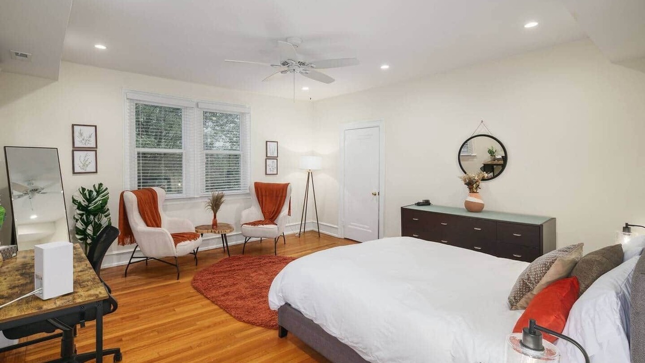 Photo of Bedroom in Foxcroft Square