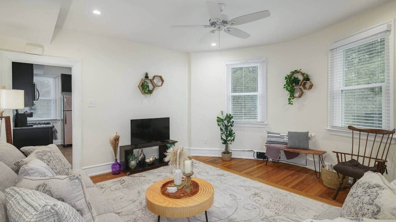Photo of Livingroom in Foxcroft Square