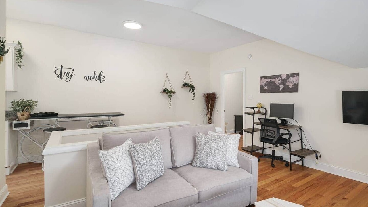 Photo of Livingroom in Foxcroft Square