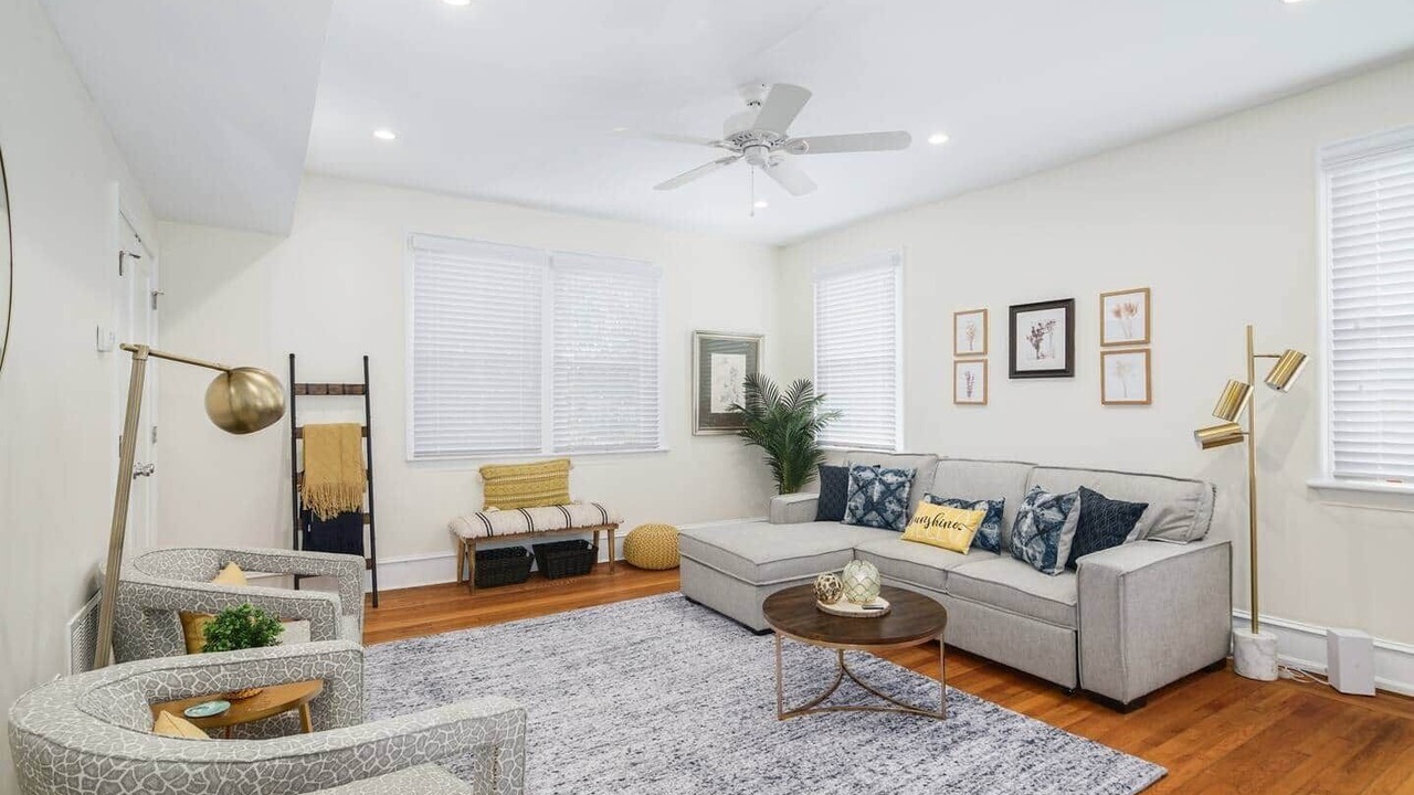 Photo of Livingroom in Foxcroft Square
