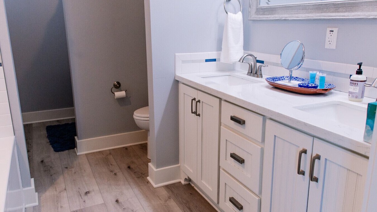 Photo of Bathroom in Sabine Pass