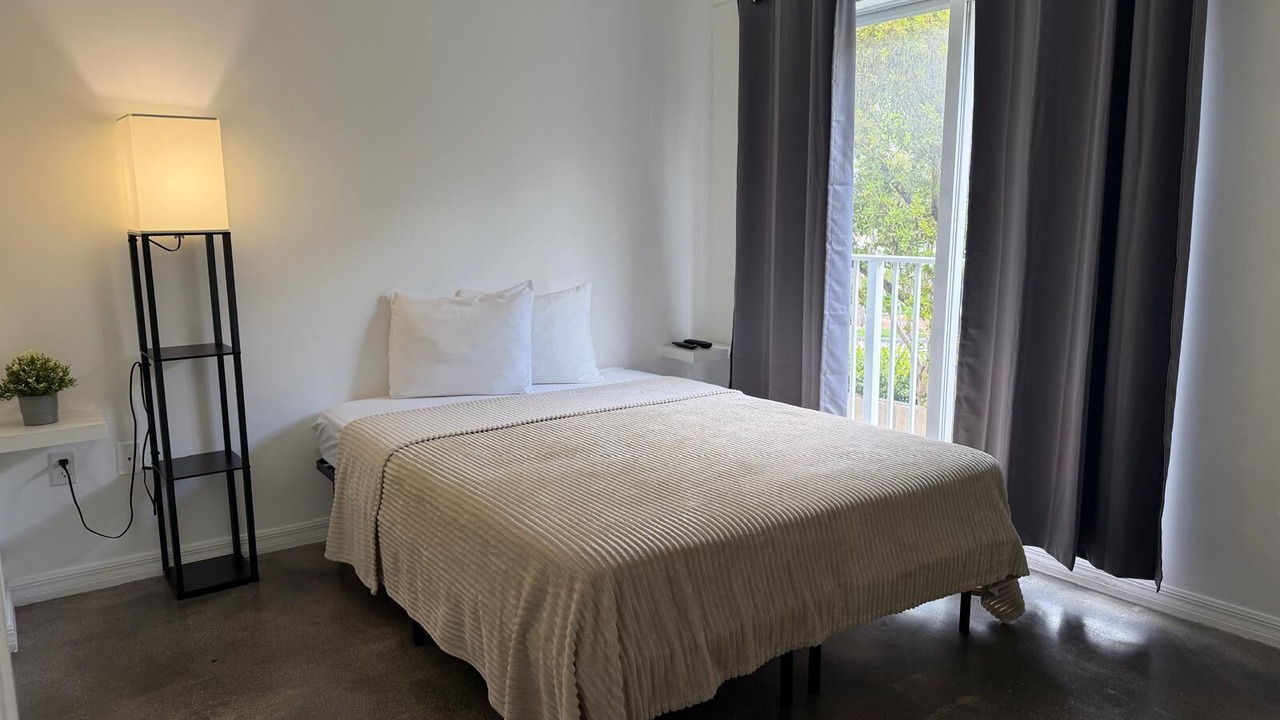 Photo of Bedroom in Hialeah