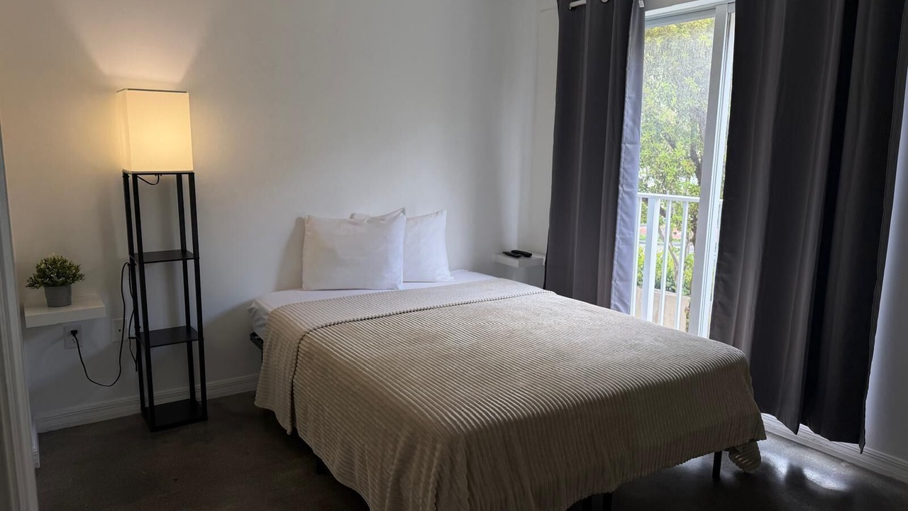 Photo of Bedroom in Hialeah