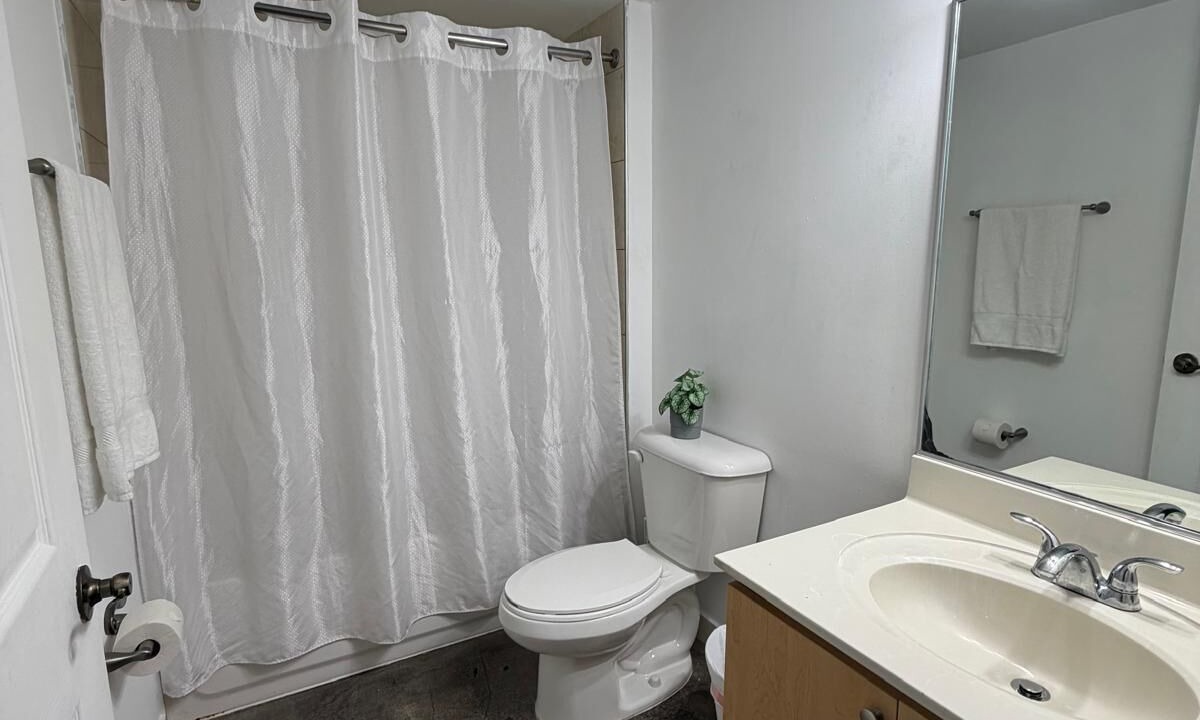 Photo of Bathroom in Hialeah