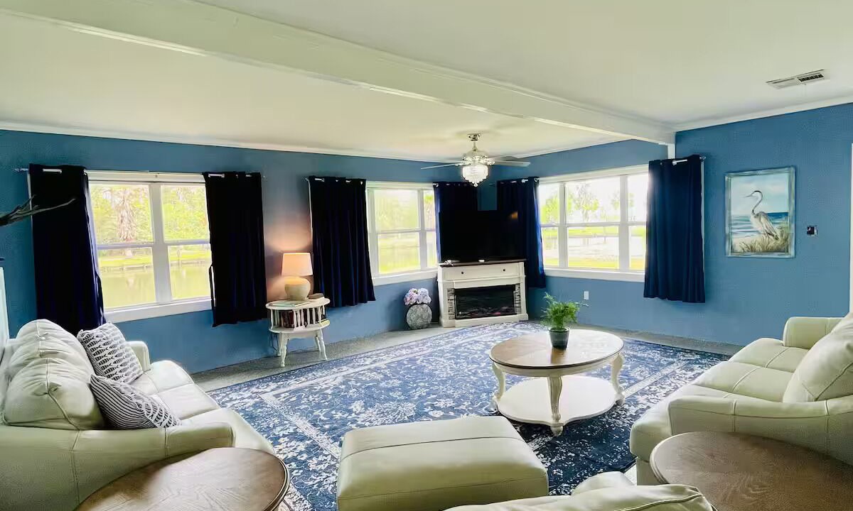 Photo of Livingroom in Elberta