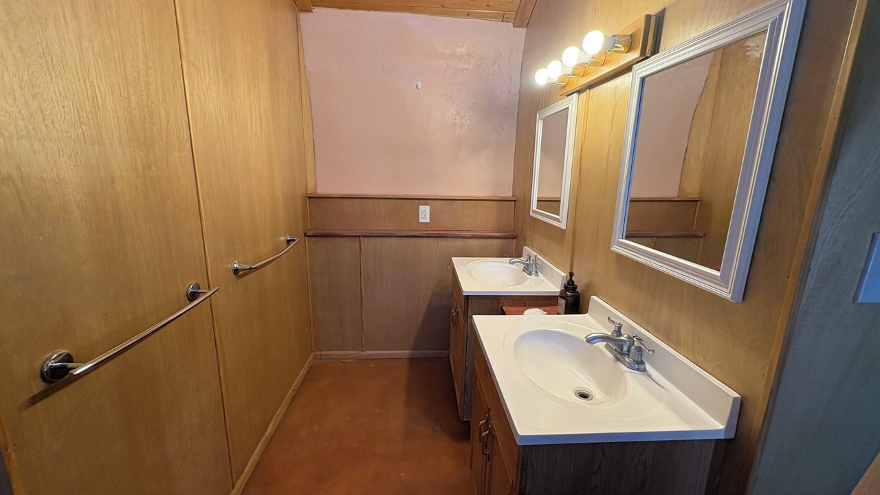 Photo of Bathroom in McIntosh