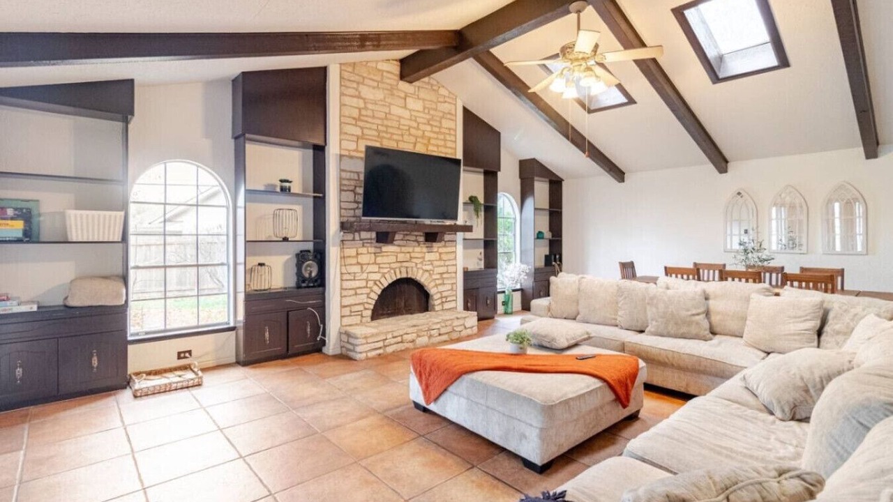 Photo of Livingroom in Leon Valley
