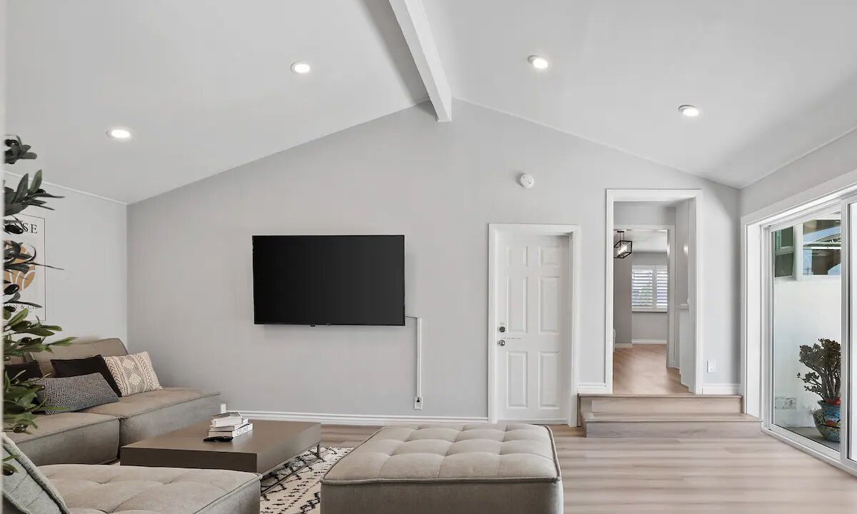 Photo of Livingroom in North Tustin