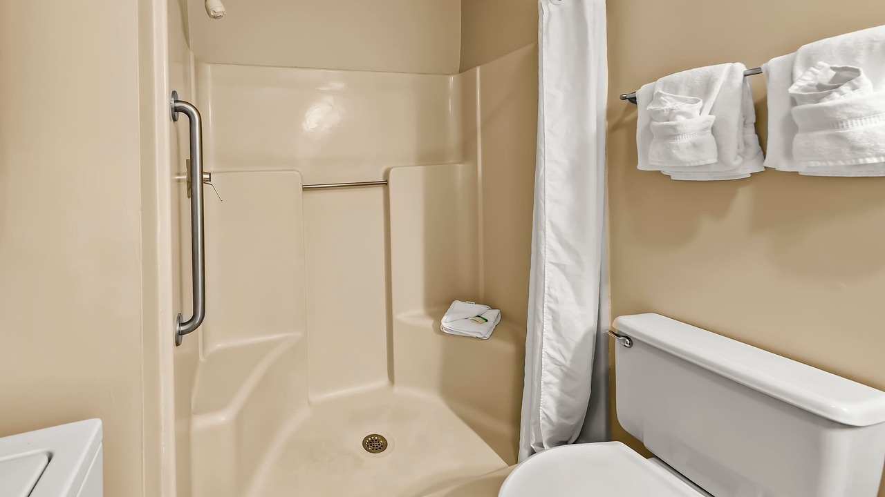 Photo of Bathroom in Fairfield Harbour