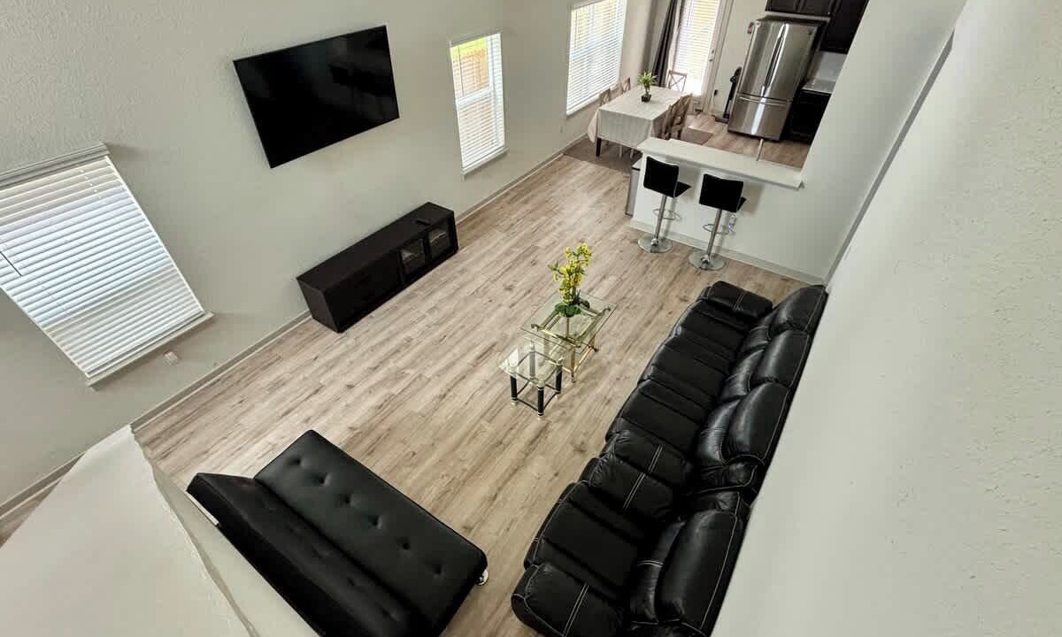 Photo of Livingroom in McNeil