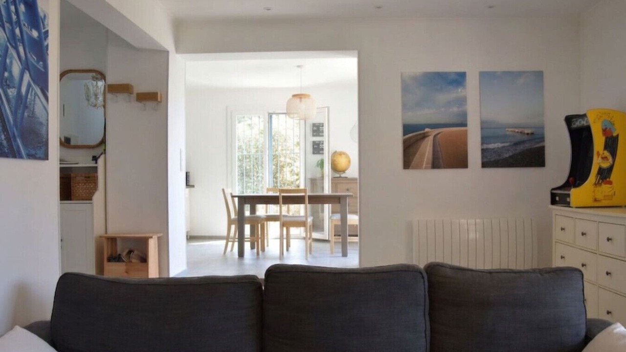 Photo of Livingroom in Gairaut