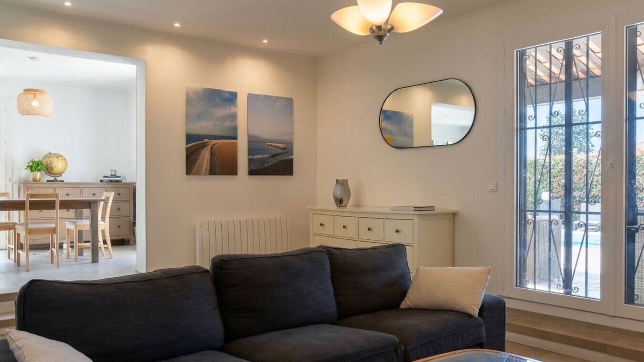 Photo of Livingroom in Gairaut
