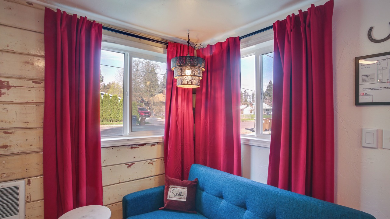 Photo of Livingroom in Latah Valley