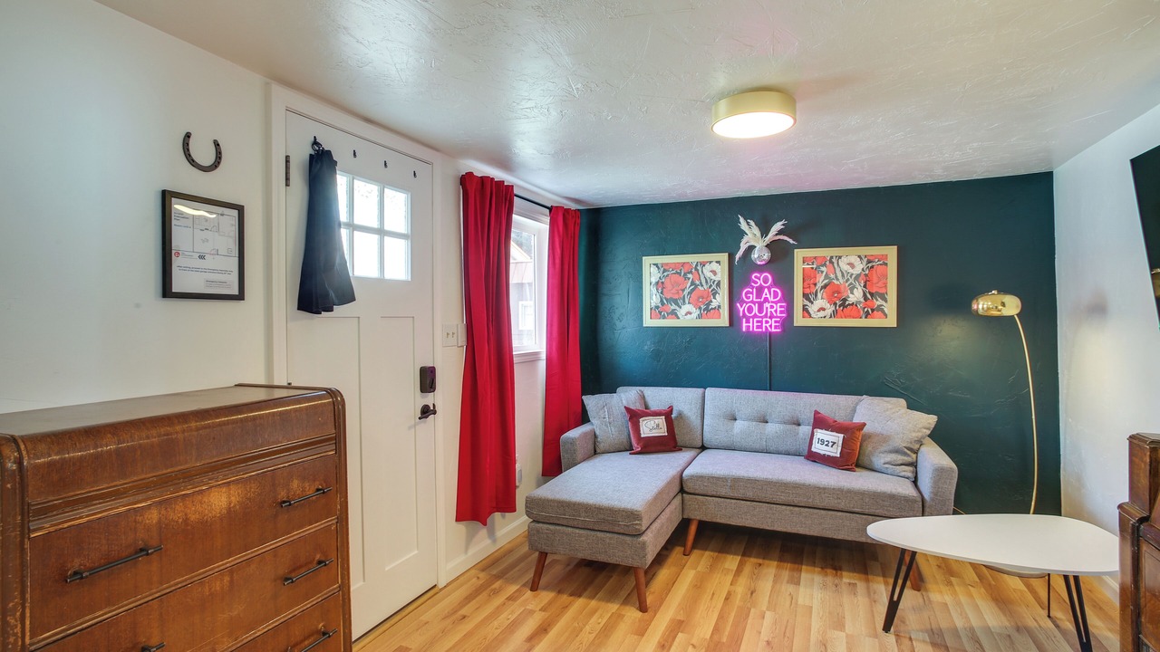 Photo of Livingroom in Latah Valley