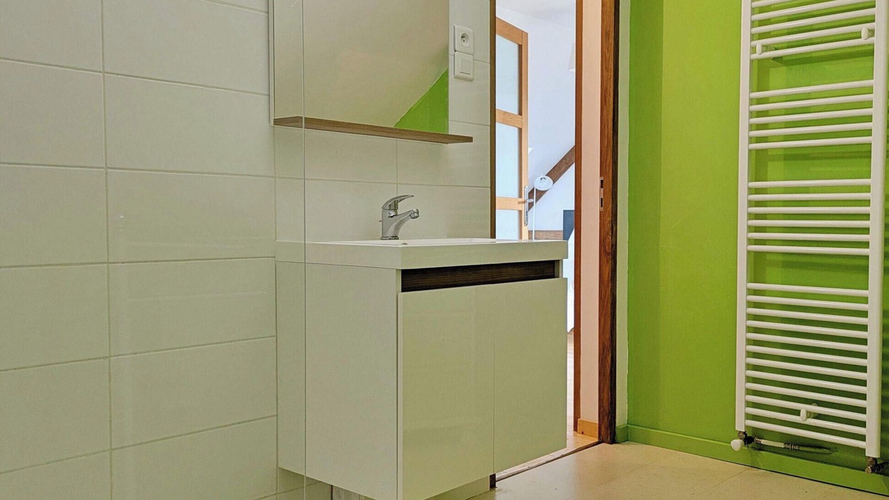 Photo of Bathroom in Pre-en-Pail