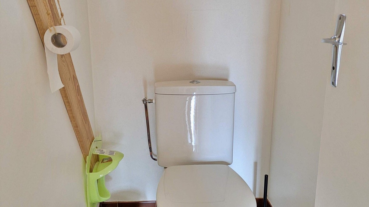 Photo of Bathroom in Pre-en-Pail