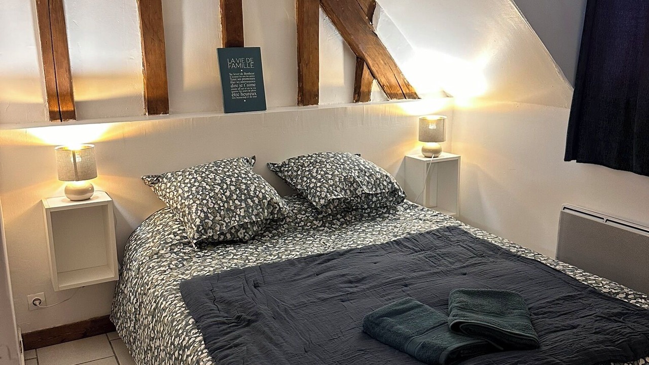 Photo of Bedroom in Maintenon