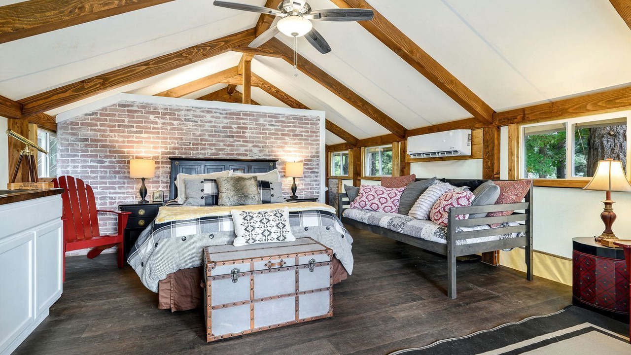 Photo of Bedroom in Golden