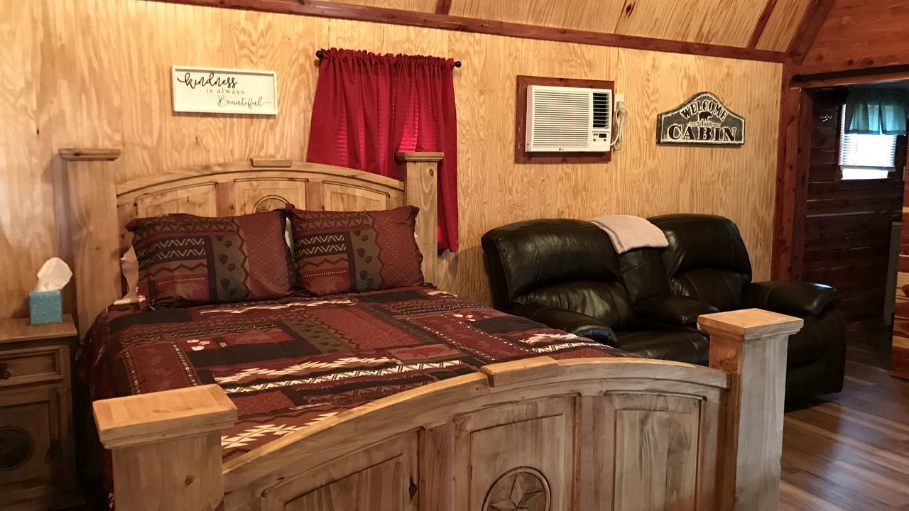 Photo of Bedroom in Hughes County