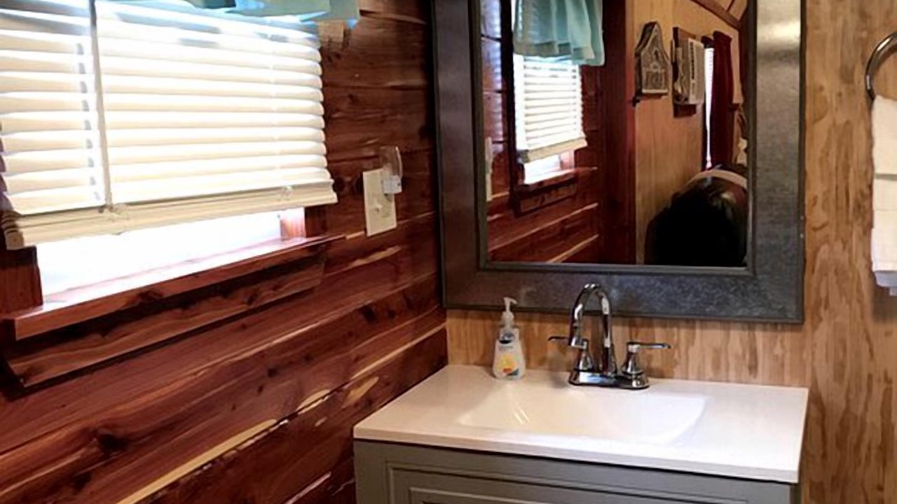 Photo of Bathroom in Hughes County