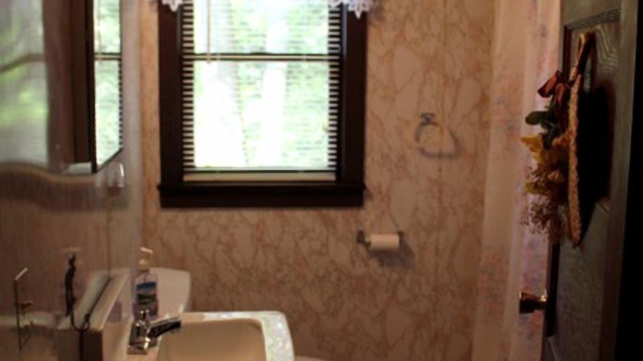 Photo of Bathroom in Glenburnie