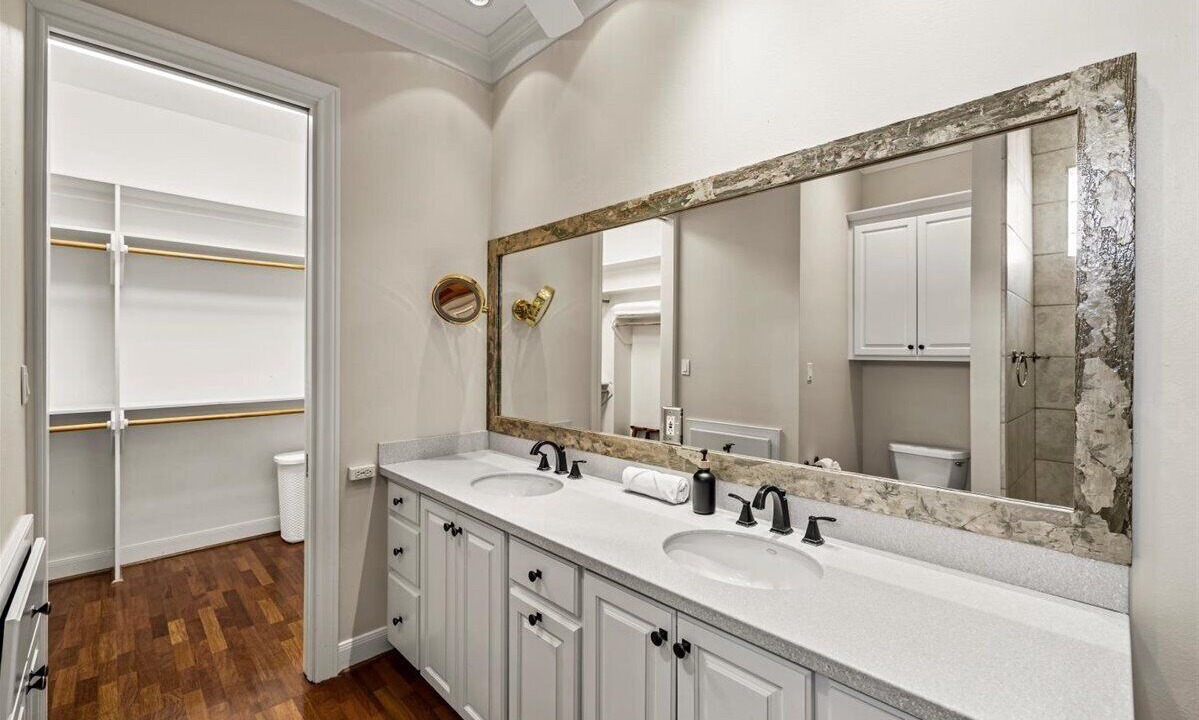 Photo of Bathroom in Pirates Beach West
