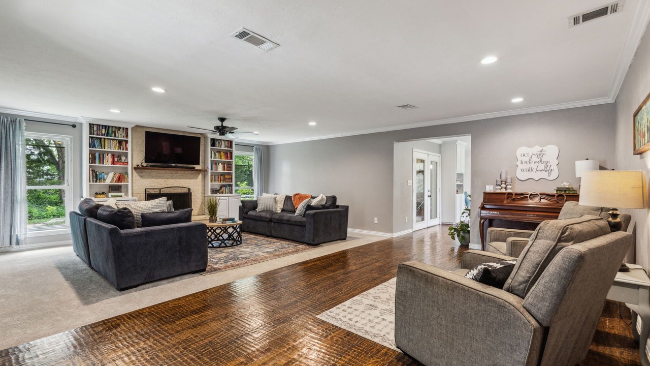 Photo of Livingroom in Allen