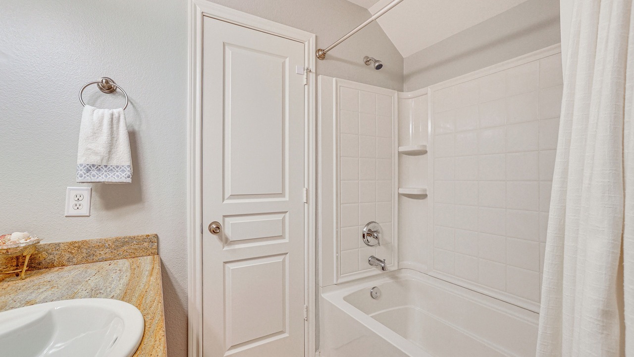 Photo of Bathroom in Klein
