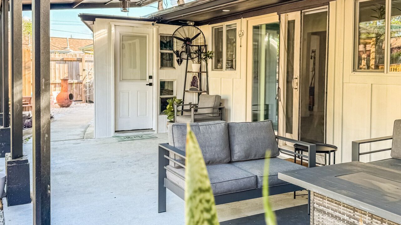 Photo of Patio Balcony in Willow Meadows/Willowbend Area