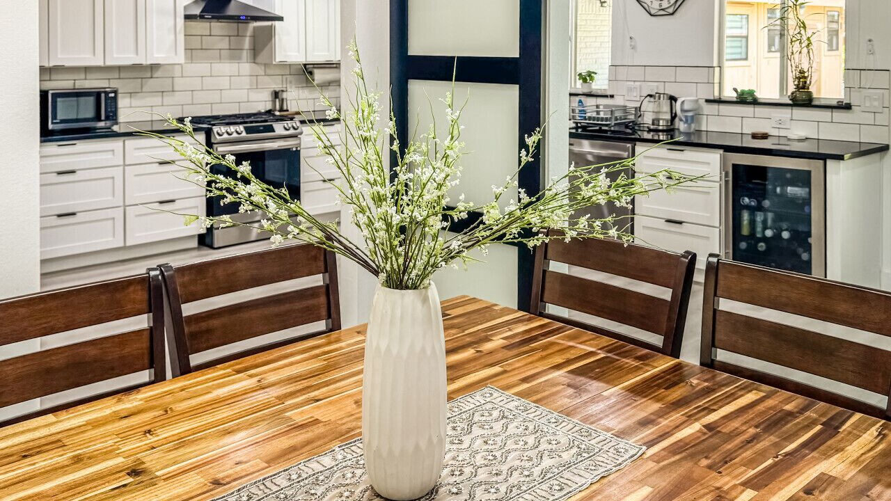 Photo of Kitchen in Willow Meadows/Willowbend Area