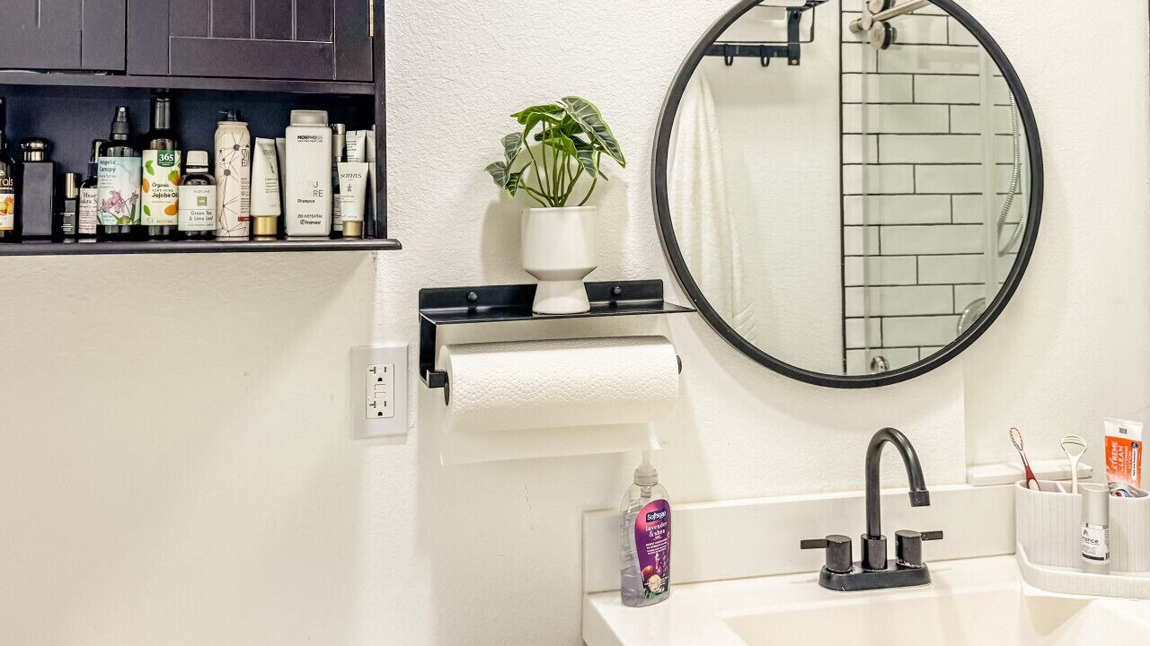 Photo of Bathroom in Willow Meadows/Willowbend Area