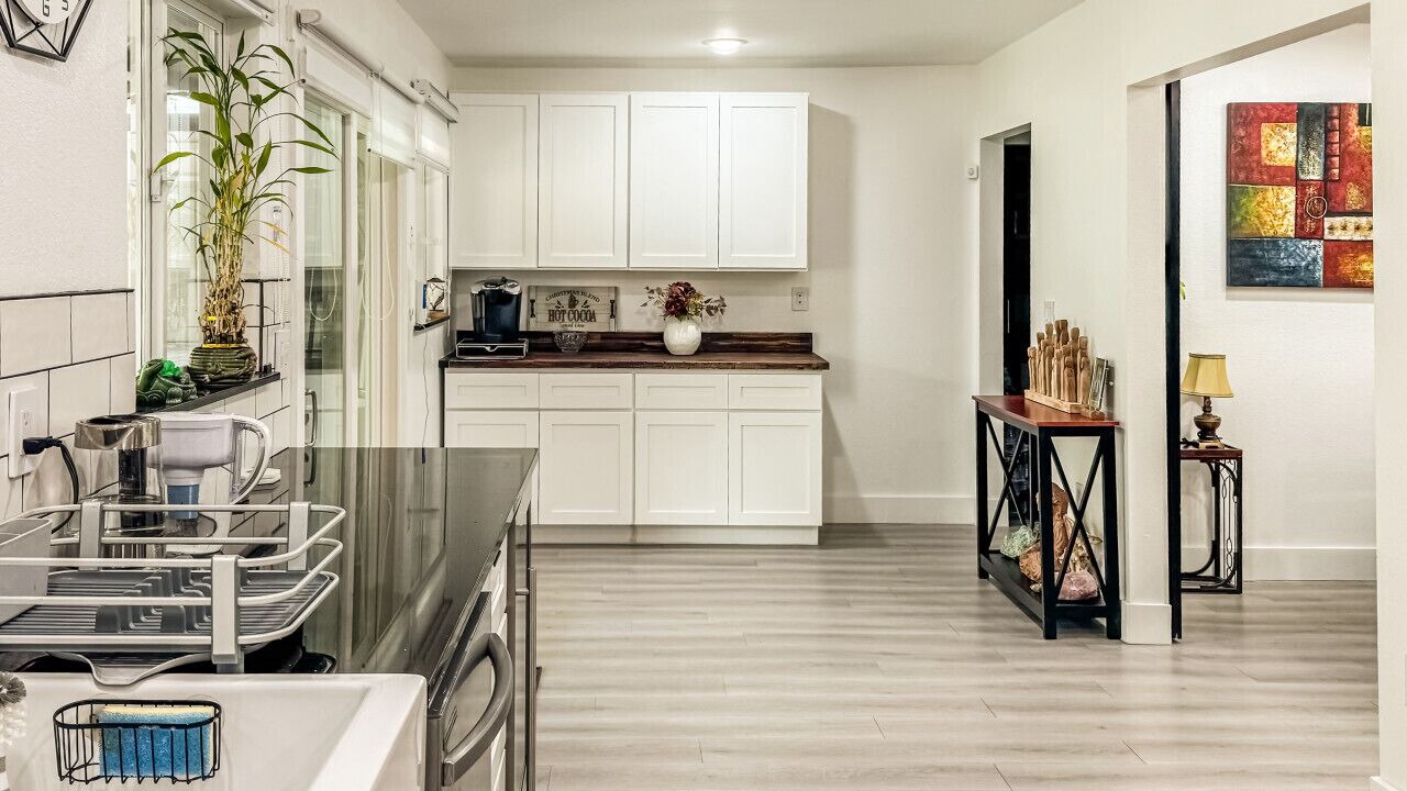 Photo of Kitchen in Willow Meadows/Willowbend Area