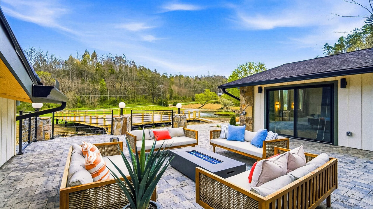 Photo of Patio Balcony in Pittman Center
