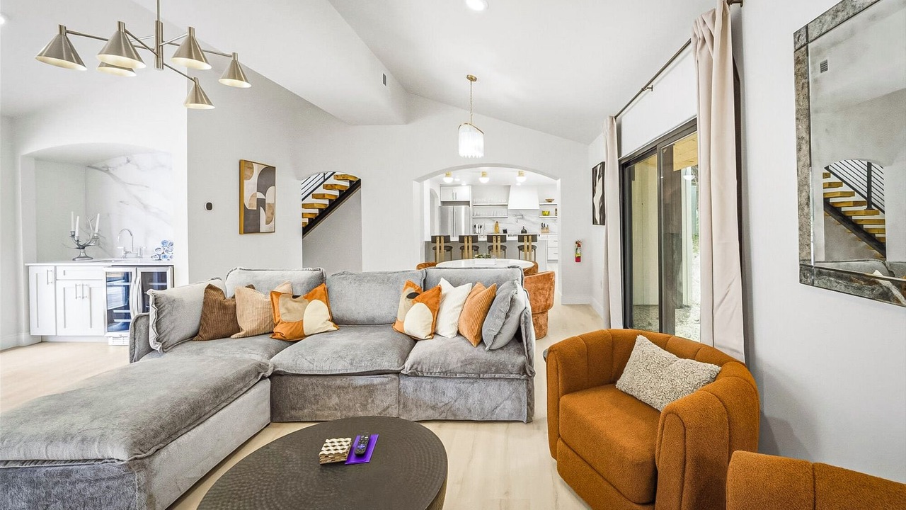 Photo of Livingroom in Pittman Center