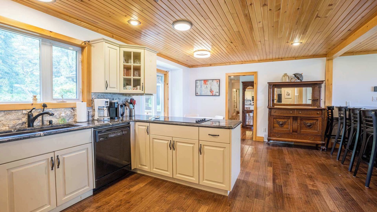 Photo of Kitchen in North Kawartha