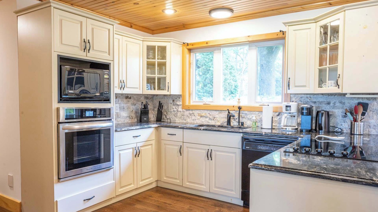 Photo of Kitchen in North Kawartha