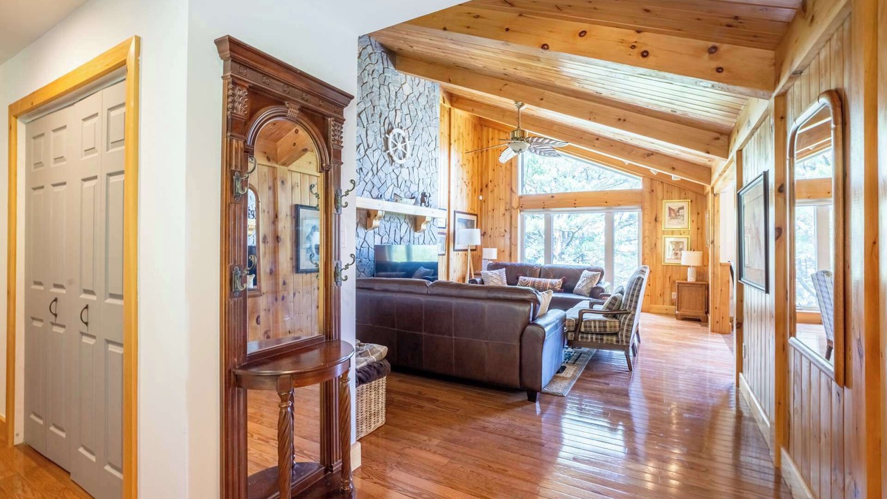 Photo of Livingroom in North Kawartha