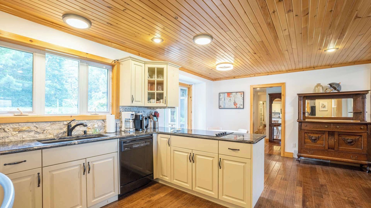 Photo of Kitchen in North Kawartha