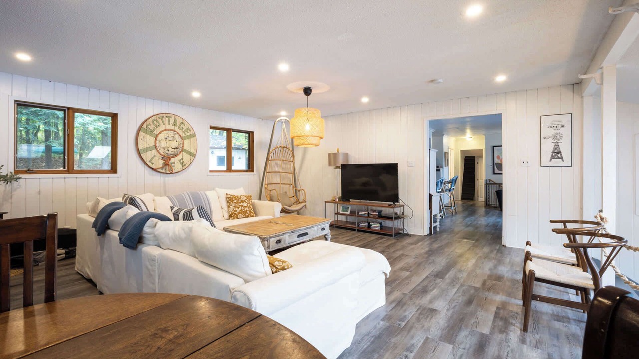 Photo of Livingroom in Baysville