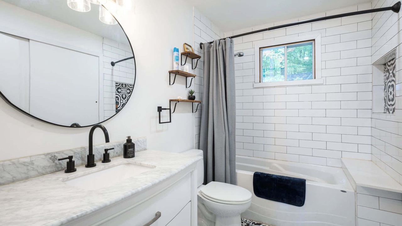 Photo of Bathroom in Baysville